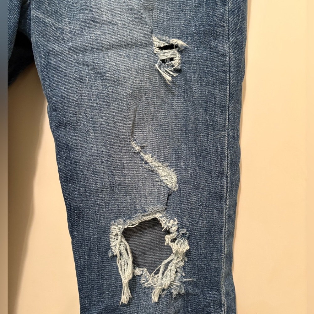 NWOT Old Navy O.G. Straight Ripped Jeans - Picture 6 of 6